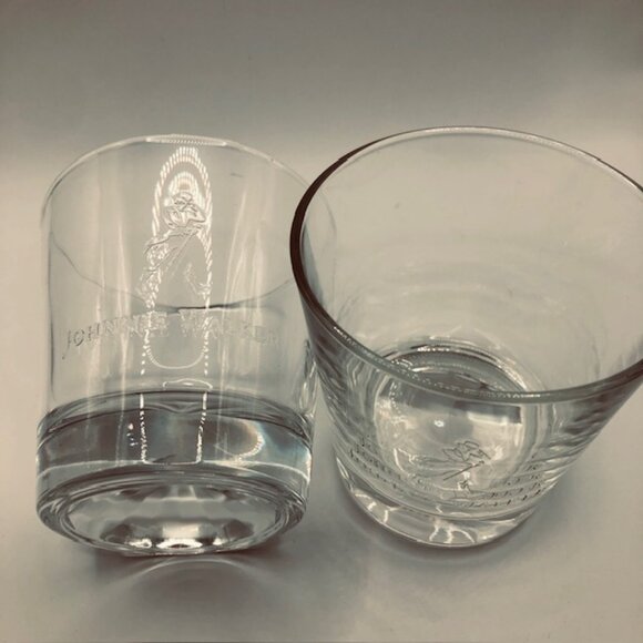 2 Johnnie Walker Whisky Rocks Glasses with Embossed details and prism bottoms - Picture 16 of 16